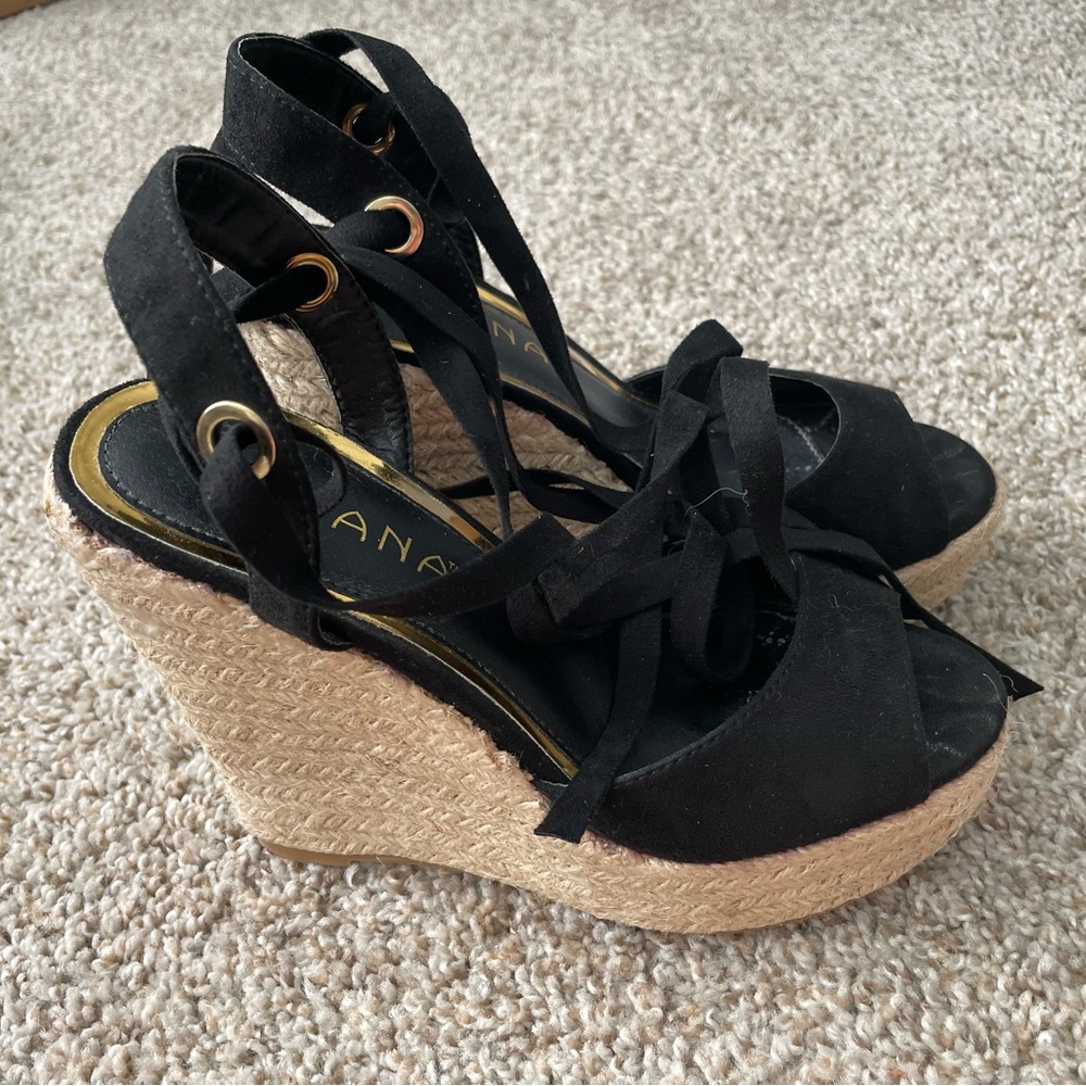 Liliana Black and Tan Wedge Sandals with Black Straps